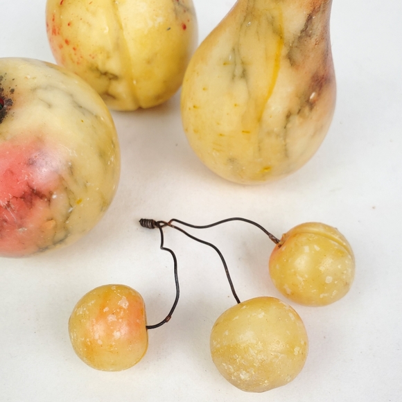 MCM Alabaster hand carved decorative fruit set - Picture 4 of 9